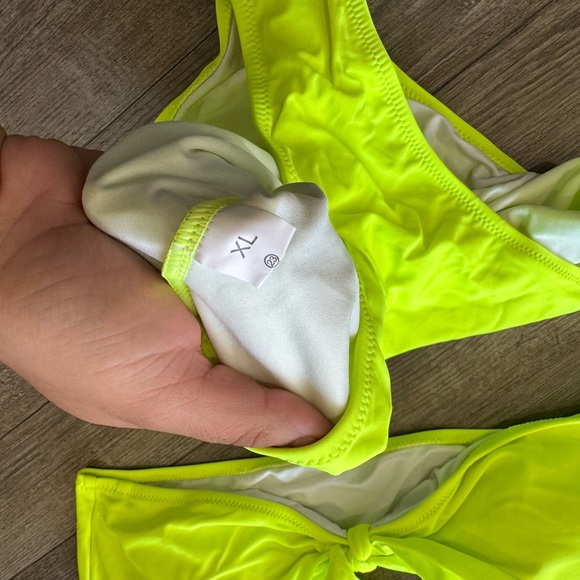 LAST PRICE🍒🤍 AMAZON green neon swimming set 💚 - Picture 8 of 8